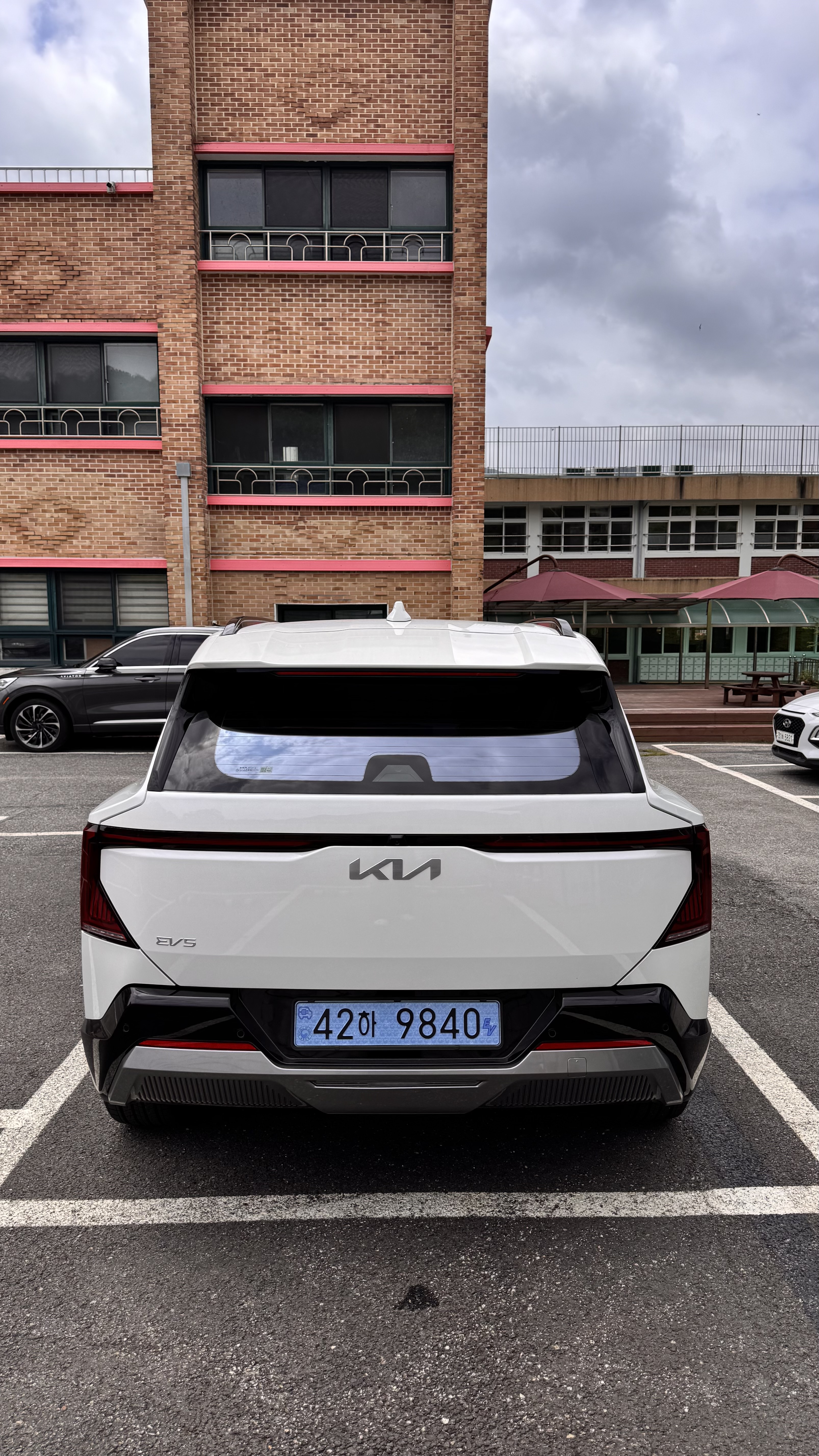 기아 EV5 출고후기 후면 사진