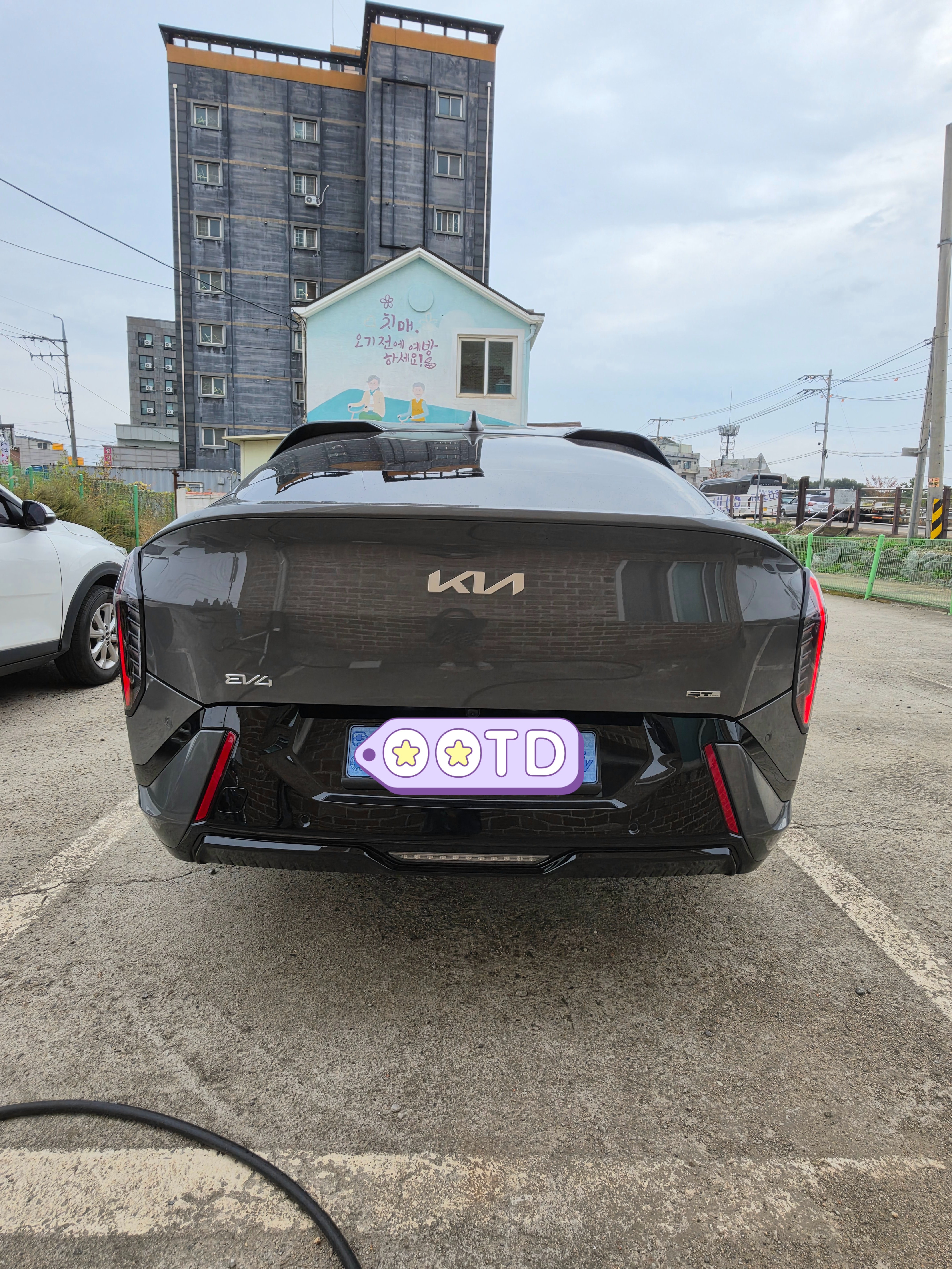 기아 EV4 출고후기 후면 사진